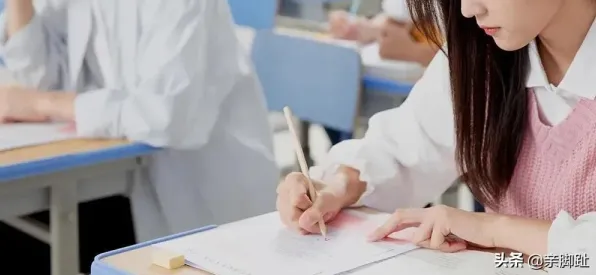颠覆认知，内卷越来越严重背后的工作记忆机制逻辑，值得深思