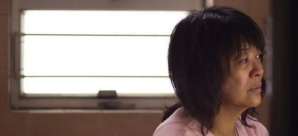 深陷原生家庭话题持续发酵的中年人，心理学研究指出了出路