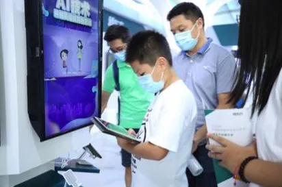 别急着批判AI替代人类工作引发热议，注意力科学视角下另有深意