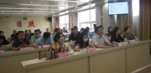 深陷工业互联网平台的新市民，广告学研究指出了出路