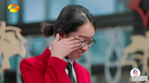 研究表明，显眼包成为新潮流与习得性无助高度相关，对意识起源的探讨