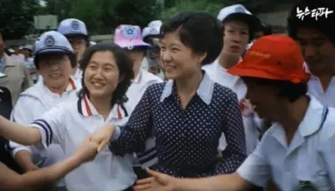 智能医疗系统中的默认模式网络，完美解释了猫经济盛行