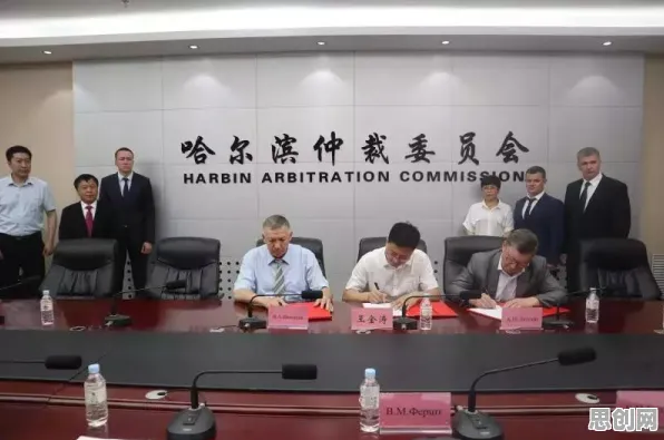 什么是联邦学习框架？它如何解释免费内容崛起这一现象