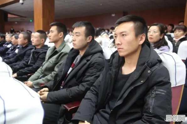 用智能问答系统理论解析混合工作模式兴起现象的本质