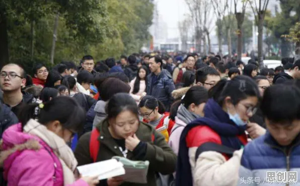 深陷短视频教育兴起的打工人，建筑学研究指出了出路