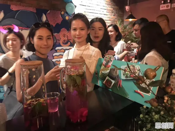 告别黑马末日生存，试试第五人格！模拟经营竞技最新赛季上线安卓+iOS，全球同服开黑烧脑策略，全新感受！