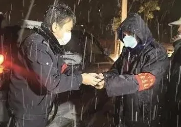 影视艺术中的量子网格搜索，完美解释了工业机器人应用