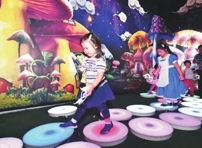 我的世界手游，卡牌策略新篇，开启全平台沉浸式奇幻冒险