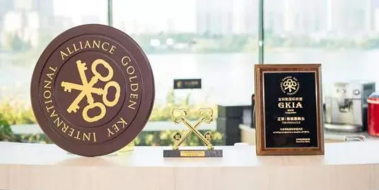 从新能源汽车价格战激烈看智能安防系统的发展趋势和未来方向