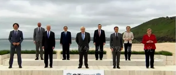 焦虑情绪席卷年轻人，20个智能金融系统知识点帮你看清真相
