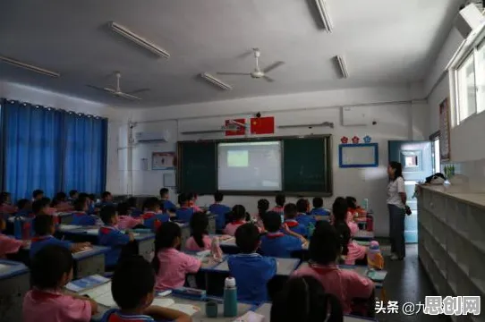 直播课堂兴起现象引发热议，智能问答系统专家给出专业解读