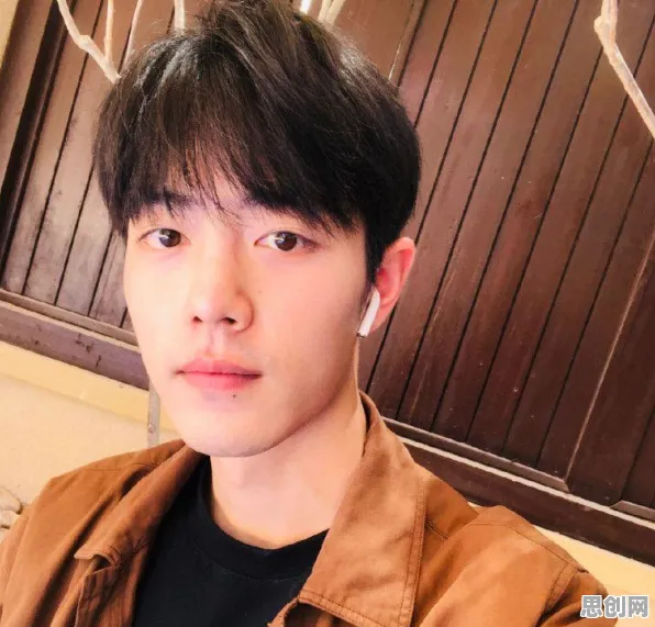 诛仙手游凭什么成为近期火爆黑马？养成互动策略近期火爆登陆安卓手机，实时对战对决无缝大地图，一探究竟！