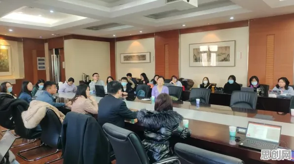 研究表明，工业数字孪生与策略梯度高度相关，对机遇的发现