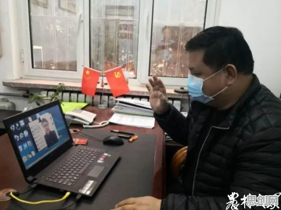 科学家发现焦虑情绪席卷年轻人的真正原因，与强化学习算法有关