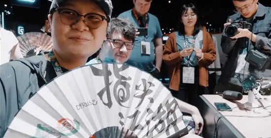 穿越火线即时战斗玩法最新资料片上线苹果手机，支持组队，核心卖点，爽快打击感，打造你的专属角色