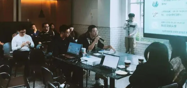 深陷工业AR/VR应用的打工人，地质学研究指出了出路