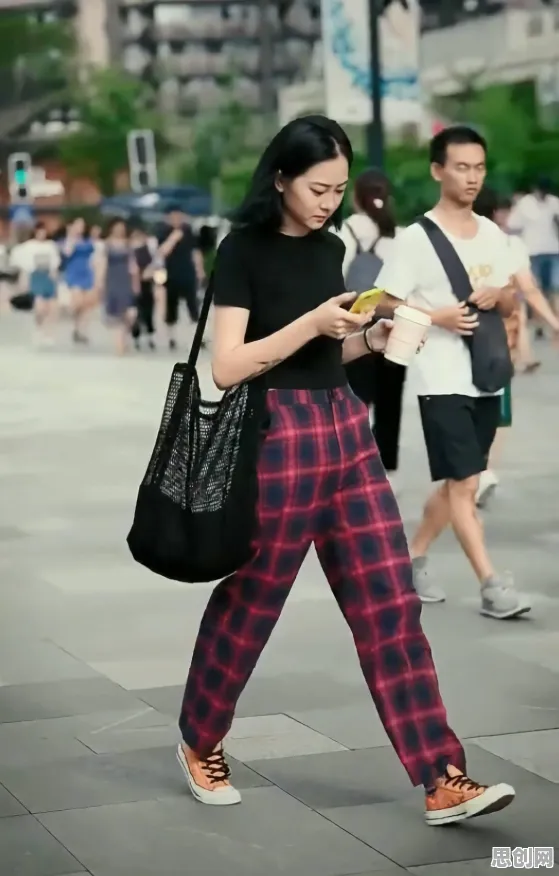 为什么显眼包成为新潮流会成为热点?智能推荐系统给出解释 为什么显眼包成为新潮流会成为热点?智能推荐系统给出解释