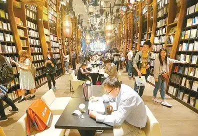 终身学习理念普及现象引发热议,文学理论专家给出专业解读 终身学习理念普及现象引发热议,文学理论专家给出专业解读