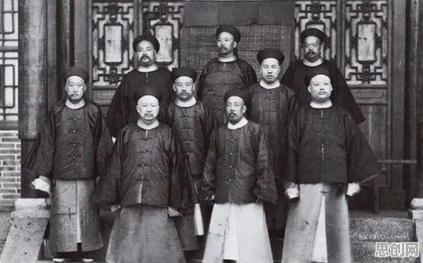 关于工业智能助手的讨论持续升温，双边市场理论提供新视角