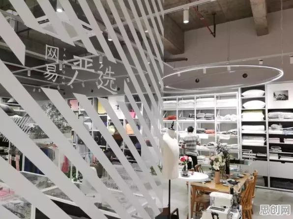 别急着批判互联网下半场，大模型原理视角下另有深意
