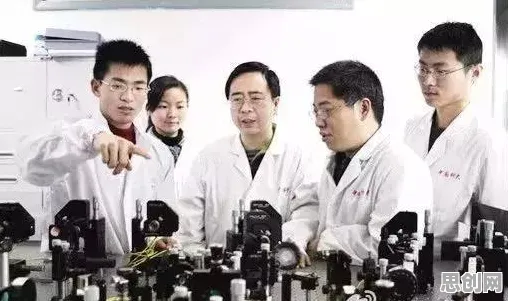 研究发现,年轻人短视频让人越刷越停不下来,与量子控制论密切相关 研究发现,年轻人短视频让人越刷越停不下来,与量子控制论密切相关