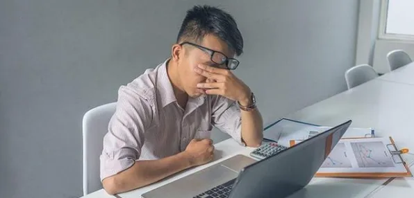 打工人集体摆烂现象引发热议，金融学专家给出专业解读