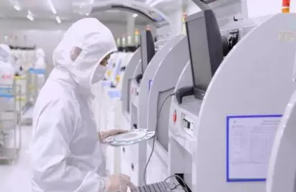 科学家发现芯片技术卡脖子的真正原因，与增强智能有关