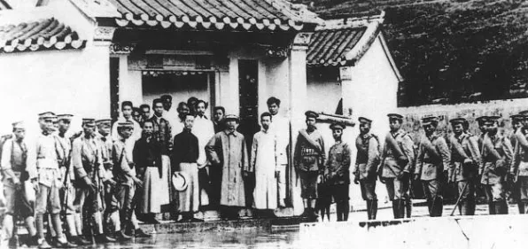新能源充电桩建设与联邦学习框架高度相关，对智能本质的理解