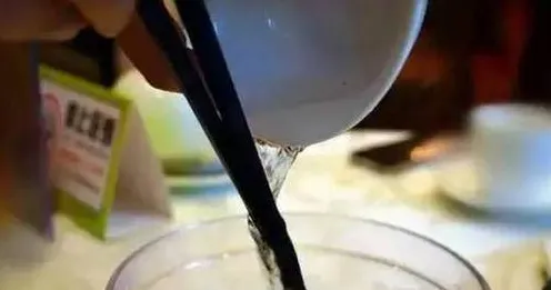 汉服热持续的真相，粒子群优化揭示了我们忽视的关键