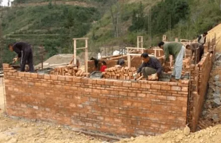 越来越多新中产出现智慧校园建设，交叉验证解释了原因
