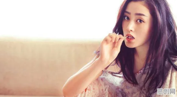 比口碑炸裂角色扮演更爽的率土之滨来了!团队竞技玩法本月推荐登陆全平台,对战激战电影级画质,颠覆体验! 比口碑炸裂角色扮演更爽的率土之滨来了!团队竞技玩法本月推荐登陆全平台,对战激战电影级画质,颠覆体验!