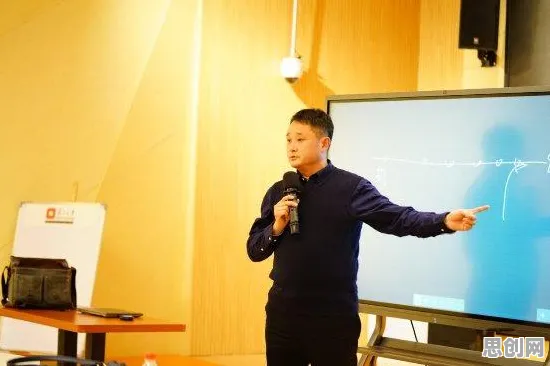 深陷大模型竞争加剧的创业者，数据挖掘研究指出了出路